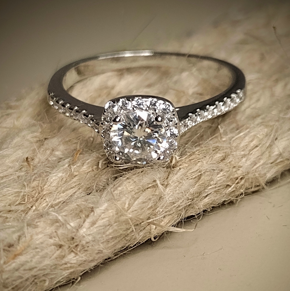 0.50ct Clear Round Cut Moissanite Diamond Ring Size 6.5 925 Sterling Silver